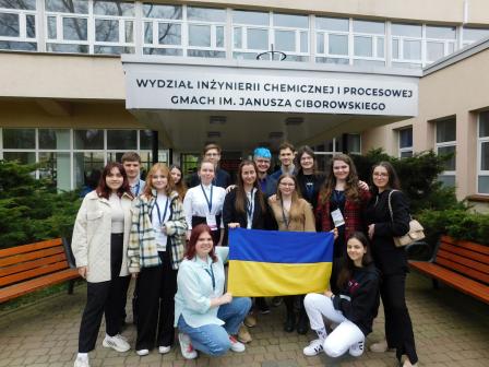 Sudentki z Ukrainy z organizatorami konferencji